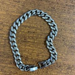 Karkötő, amint azt Pathé Leeuwarden az iLost segítségével jelentette.