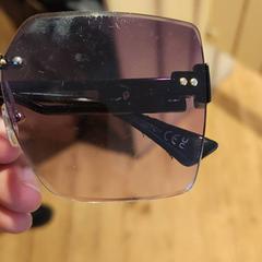 Sonnenbrille, gemeldet von De Tovertuin über iLost