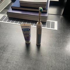 Cepillo de dentes eléctrico, segundo informou Hotel V Fizeaustraat usando iLost