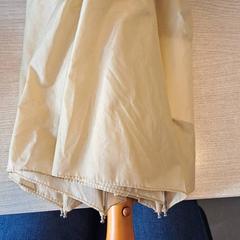 Skládací deštník beige, jak nahlášeno Regio West-Vlaanderen pomocí iLost