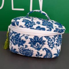 Toilet bag, as reported by Diergaarde Blijdorp using iLost