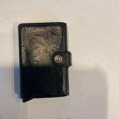 Titolare della carta Al sabbagh l, come riportato da Gemeente Amsterdam - Bureau Gevonden Voorwerpen utilizzando iLost