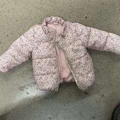 Jacka Kinder jas h&m maat 86, rapporterat av IKEA Utrecht med iLost