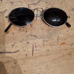 Ulleres de sol, segons ha informat IKEA Wilrijk mitjançant iLost