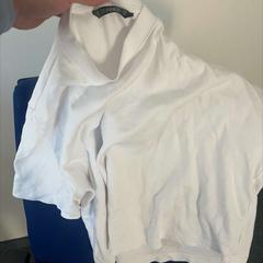 T-shirt & White shirt, zoals gemeld door WestCord Hotel Eindhoven met iLost