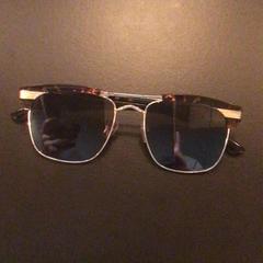 サングラス Leopard print がiLostで W2 - Tomorrowland によって報告されました