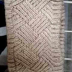 حقيبة العنق، كما تم الإبلاغ عنه بواسطة IKEA Caen Fleury-sur-Orne عبر iLost