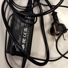 ノートパソコンの充電器 Zwart がiLostで Vrije Universiteit Amsterdam によって報告されました