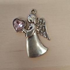 Halskjede, som rapportert av IKEA Praha – Černý Most ved bruk av iLost