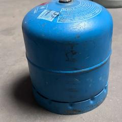Gas cylinder - blue، كما تم الإبلاغ عنه بواسطة Lago Lago عبر iLost