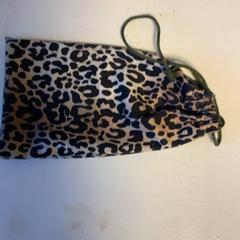 Estutxe, gisa salatu by Artis iLost erabiliz