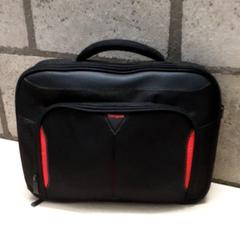 Mala de computador portátil, como reportado por Arriva Oost-Brabant utilizando o iLost