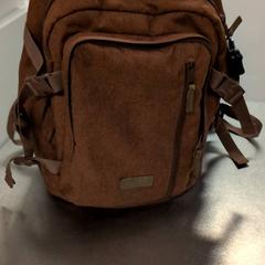 Mochila Oranje, como reportado por IKEA Amsterdam utilizando o iLost