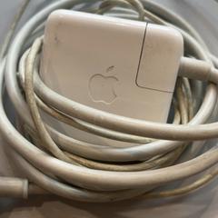 أجهزة الشحن Mac oplader، كما تم الإبلاغ عنه بواسطة Padualaan 101 عبر iLost