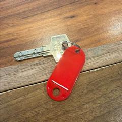 Sleutelhanger met  sleutel rood, gemeldet von Gemeente Heemstede über iLost