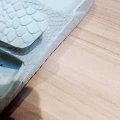 Sandalias, ha sido reportado por Beekse Bergen Resorts en Hotel con iLost