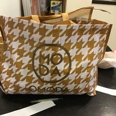 Handtas, a été signalé par Qbuzz U-OV utilisant iLost