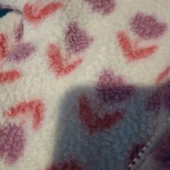 Colete zachte vest met bloemetjes, como reportado por De Tovertuin utilizando o iLost