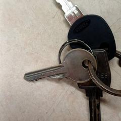 Keychain, as reported by Qbuzz GD Groningen Peizerweg using iLost