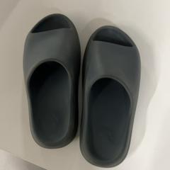 النعال، كما تم الإبلاغ عنه بواسطة Silver Sands Beach عبر iLost