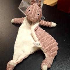 Mantita lapin rose, ha sido reportado por IKEA Hénin-Beaumont con iLost