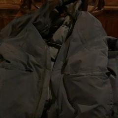 재킷 Donkerblauw, iLost를 사용하여 Café Leentje에 보고됨