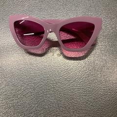 Solglasögon Roze, rapporterat av IKEA Haarlem med iLost