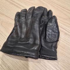 Guants, segons ha informat IKEA Kållered mitjançant iLost