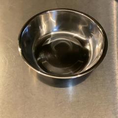 犬の飲用ボウル がiLostで MEININGER Hotel Leipzig Hauptbahnhof によって報告されました