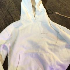 후드티 Wit, iLost를 사용하여 De Heeren van Aemstel에 보고됨