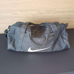 Tornatáska nike, amint azt Regio West-Vlaanderen az iLost segítségével jelentette.