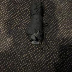 Regenschirm, gemeldet von Van der Valk Hotel Utrecht über iLost