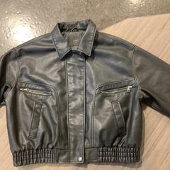 Läderjacka Grijs Onwuzulumba, rapporterat av Gemeente Amsterdam med iLost