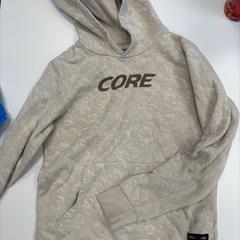 Genser beige, som rapportert av Stad Peer ved bruk av iLost