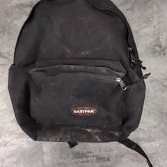 Mochila Eastpak, segundo informou Arriva Friesland / Groningen usando iLost