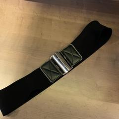 Sangle & Ceinture, a été signalé par Pathé Arnhem utilisant iLost