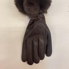 Kesztyű, amint azt GVB az iLost segítségével jelentette.