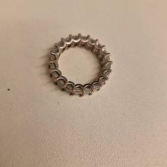 指輪 がiLostで HvA Amstelcampus によって報告されました