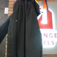 Chaqueta, ha sido reportado por MEININGER Hotel Hamburg City Center con iLost