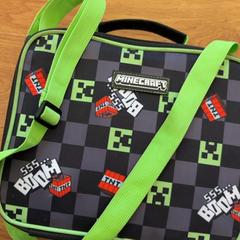 Táska, amint azt GVB az iLost segítségével jelentette.