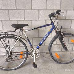 자전거 peugot donker blauw heren fiets, iLost를 사용하여 Verloren Fietsen에 보고됨
