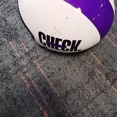 Casco Paars wit check, ha sido reportado por Connexxion Amstelland-Meerlanden Schiphol Zuid con iLost
