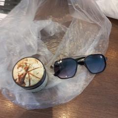 Eguzkitako betaurrekoak, gisa salatu by Van der Valk Hotel Gorinchem iLost erabiliz