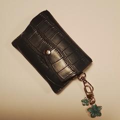 Groene dames portemonnee a été signalé sur iLost