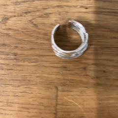 アクセサリー・貴金属, rapporterat av IKEA立川 med iLost