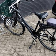 Vélo Altec Zwart, a été signalé par Arriva Friesland / Groningen utilisant iLost