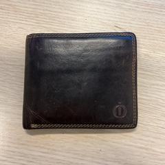 Bruine portemonnee porto, rapporterat av Gemeente Arnhem med iLost