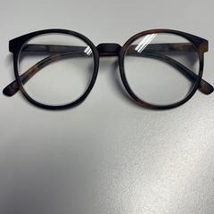 Szemüveg, amint azt TheaterHangaar az iLost segítségével jelentette.