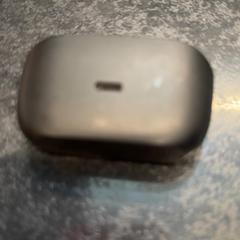 Tappi per le orecchie, come riportato da Rotterdam The Hague Airport utilizzando iLost