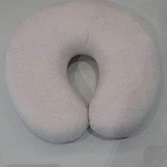 وسادة، كما تم الإبلاغ عنه بواسطة Van der Valk Hotel Schiphol عبر iLost